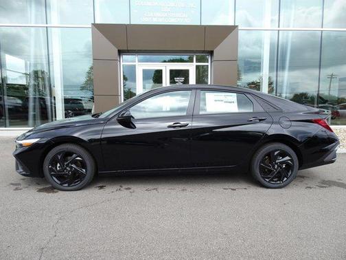 Abyss Black 2026 Hyundai ELANTRA Sport