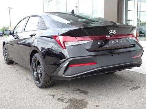 Abyss Black 2026 Hyundai ELANTRA Sport