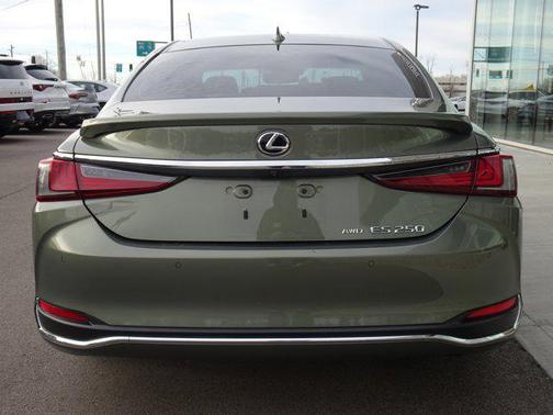 2021 Lexus ES 250 Base