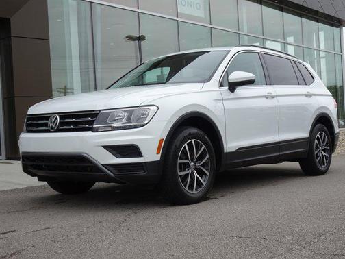 Pure White 2019 Volkswagen Tiguan 2.0T SE 4MOTION