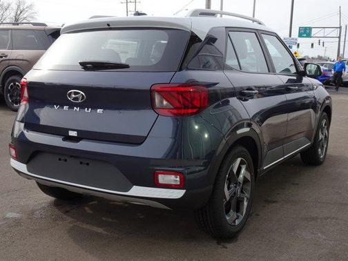 2026 Hyundai VENUE SEL w/Two-Tone Roof