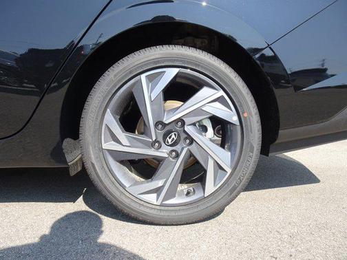 2025 Hyundai ELANTRA HEV SEL Sport