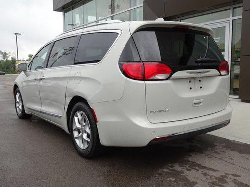 2019 Chrysler Pacifica Touring-L Plus