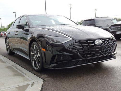 Onyx Black 2023 Hyundai SONATA SEL Plus