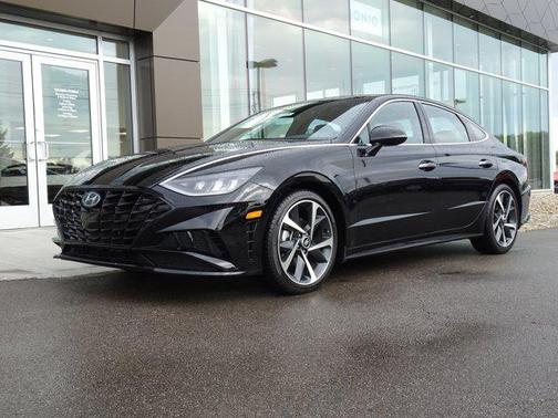 Onyx Black 2023 Hyundai SONATA SEL Plus