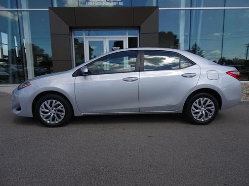 Classic Silver Metallic 2017 Toyota Corolla LE