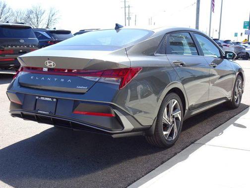 Amazon Gray 2026 Hyundai ELANTRA Limited