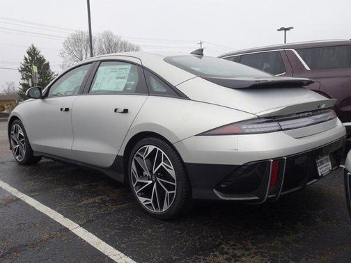 2024 Hyundai IONIQ 6 SEL