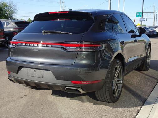 Volcano Grey Metallic 2021 Porsche Macan Macan