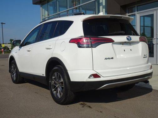2017 Toyota RAV4 Hybrid XLE