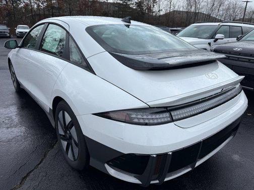 2025 Hyundai IONIQ 6 SE Standard Range