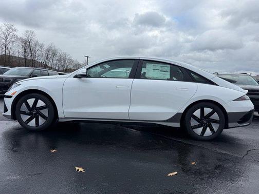 2025 Hyundai IONIQ 6 SE Standard Range