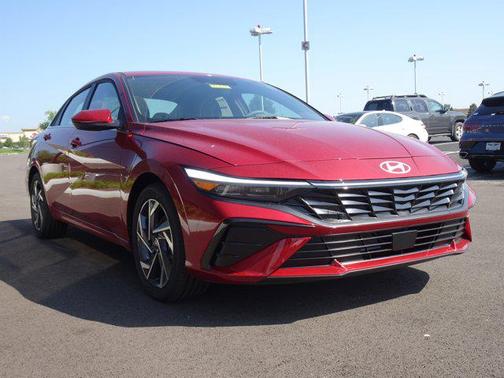 2025 Hyundai ELANTRA SEL