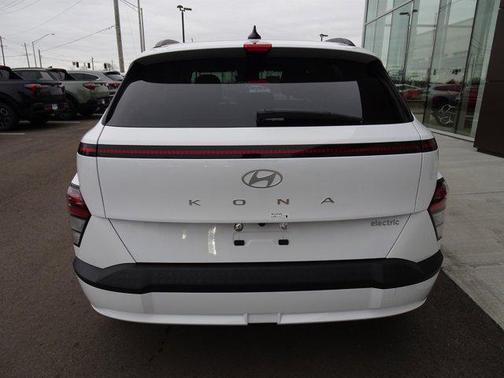 2025 Hyundai KONA EV SEL