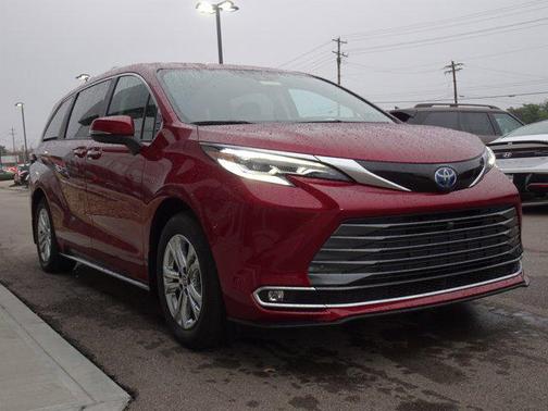 2023 Toyota Sienna Platinum