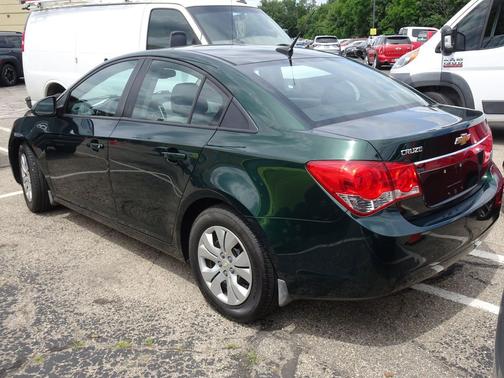Rainforest Green Metallic 2014 Chevrolet Cruze LS
