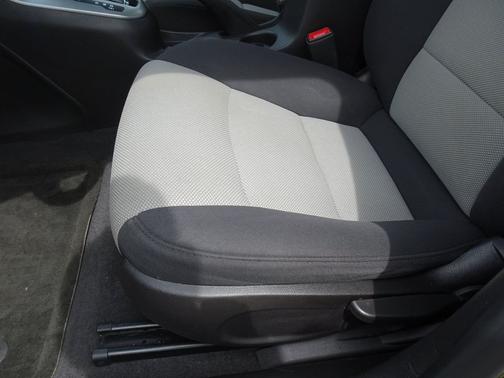 Rainforest Green Metallic 2014 Chevrolet Cruze LS