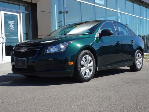 Rainforest Green Metallic 2014 Chevrolet Cruze LS