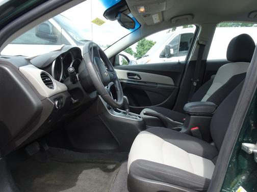 Rainforest Green Metallic 2014 Chevrolet Cruze LS