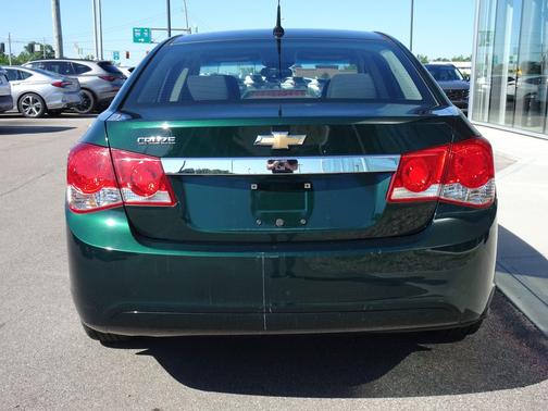 Rainforest Green Metallic 2014 Chevrolet Cruze LS