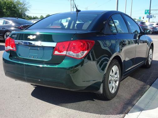 Rainforest Green Metallic 2014 Chevrolet Cruze LS