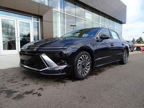 2025 Hyundai SONATA Hybrid Limited