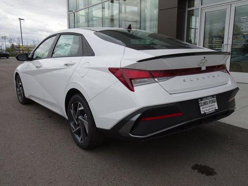2025 Hyundai ELANTRA Sport