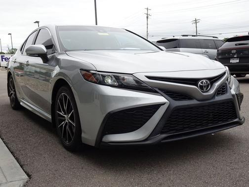 Celestial Silver Metallic 2021 Toyota Camry SE