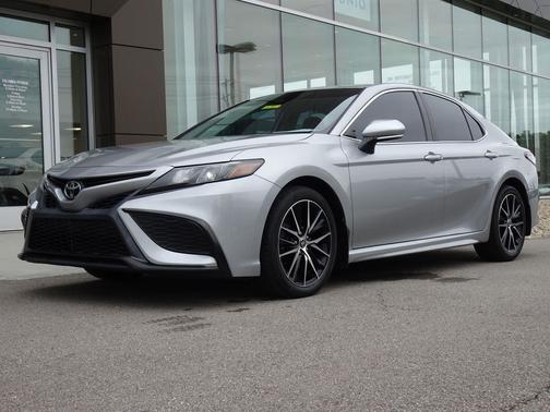 Celestial Silver Metallic 2021 Toyota Camry SE