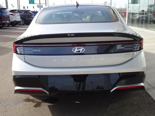 2026 Hyundai SONATA Hybrid SE