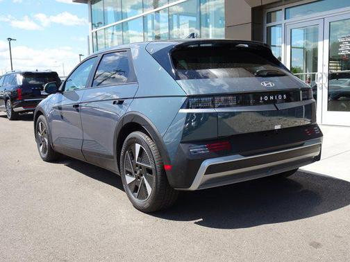 2025 Hyundai IONIQ 5 SE