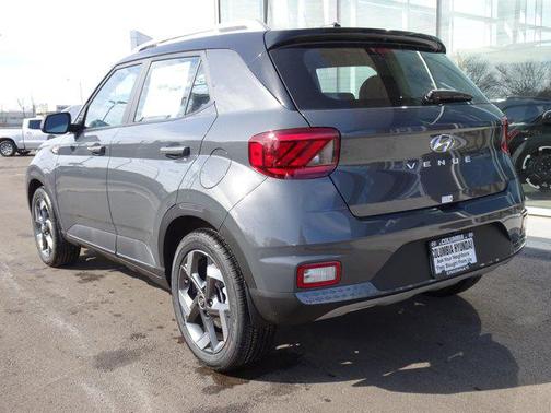 2026 Hyundai VENUE SEL w/Two-Tone Roof