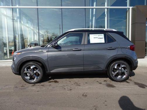 2026 Hyundai VENUE SEL w/Two-Tone Roof