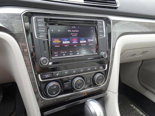 2018 Volkswagen Passat 2.0T SE