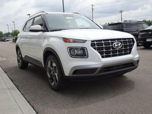 Lunar White 2026 Hyundai VENUE SEL