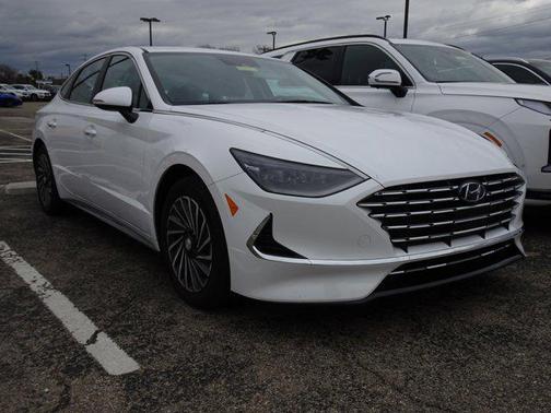 2023 Hyundai SONATA Hybrid SE