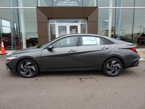 2025 Hyundai ELANTRA SEL