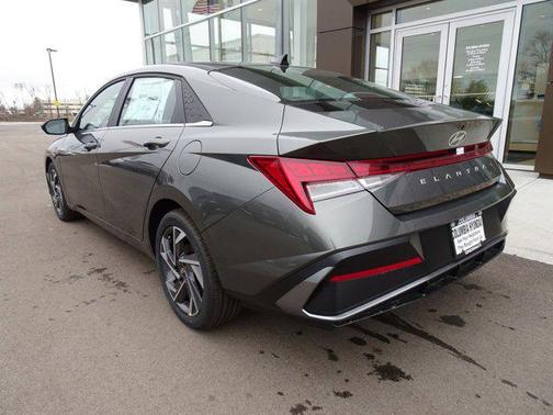 2025 Hyundai ELANTRA SEL