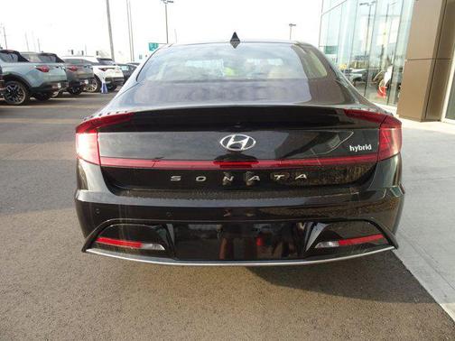 2023 Hyundai SONATA Hybrid Limited