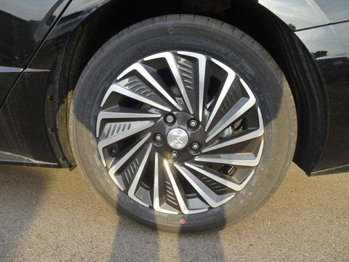 2023 Hyundai SONATA Hybrid Limited