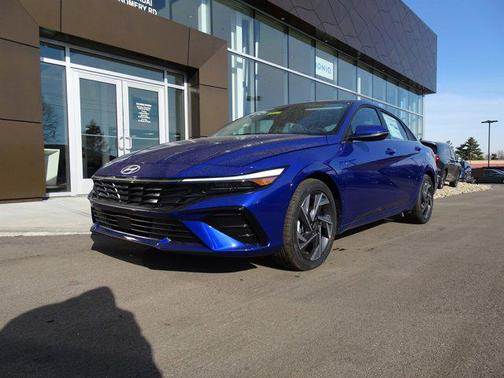 2025 Hyundai ELANTRA Limited