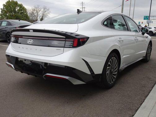 2026 Hyundai SONATA Hybrid SE
