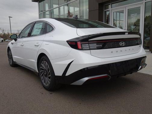 2026 Hyundai SONATA Hybrid SE