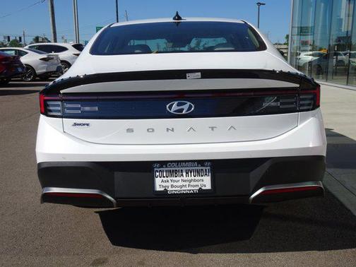 2025 Hyundai SONATA SE