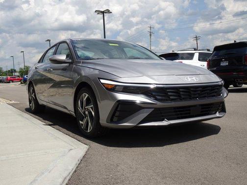 2025 Hyundai ELANTRA Limited