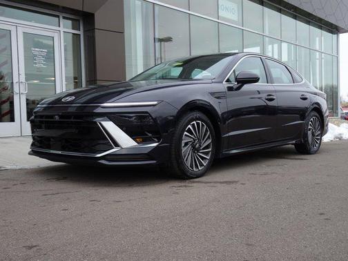 2024 Hyundai SONATA Hybrid Limited
