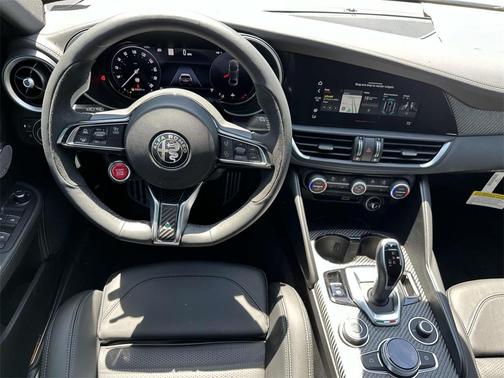 2024 Alfa Romeo Giulia Quadrifoglio