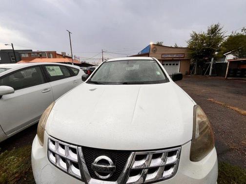 Pearl White 2014 Nissan Rogue Select S