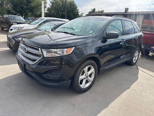 Black 2017 Ford Edge SE