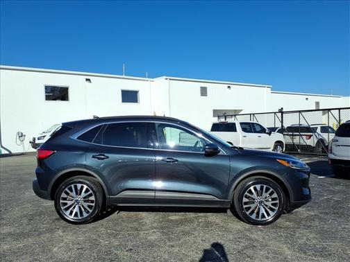 2022 Ford Escape Titanium
